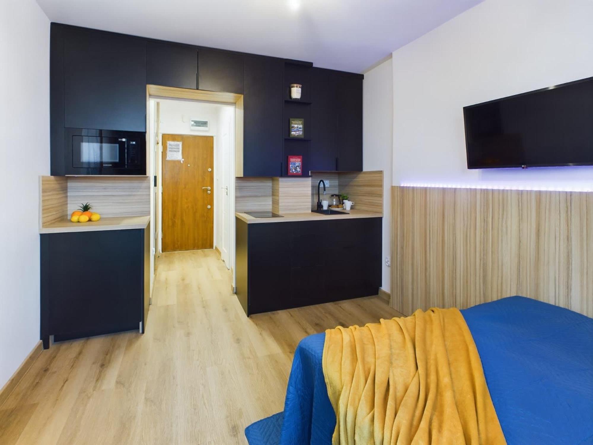 Modern Air-conditioned By Renters